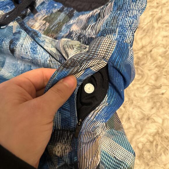 Lululemon speed up shorts-3'-size 4-abstract blue - Picture 8 of 8